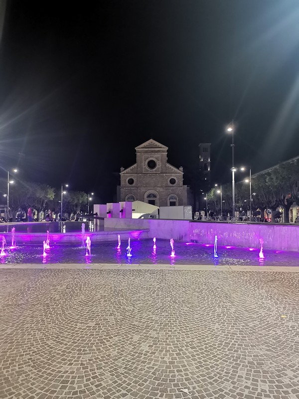 Avezzano főtér este
