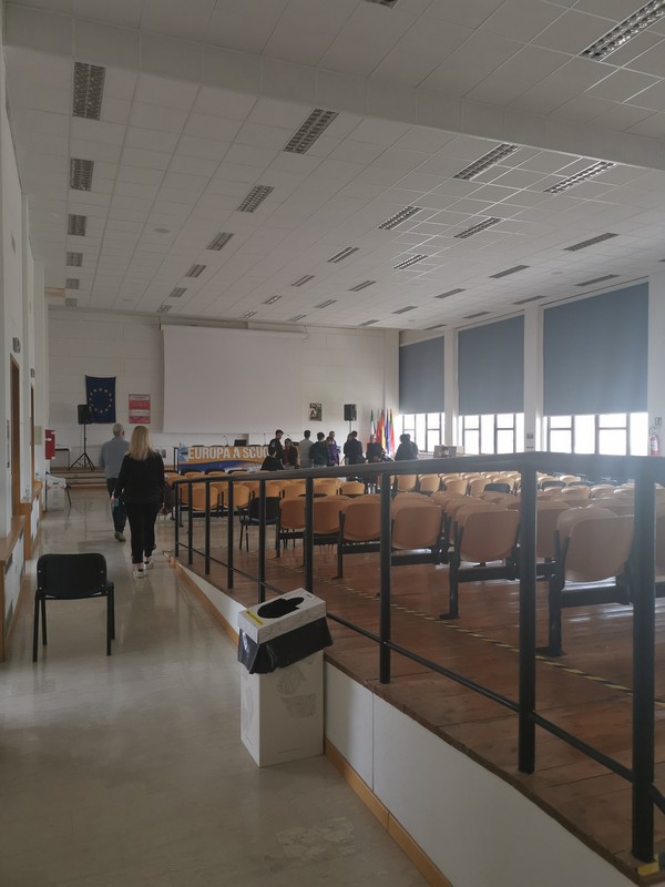 Az intézmény nagy előadói terme - a mi iskolánknak is szüksége lenne ilyenre