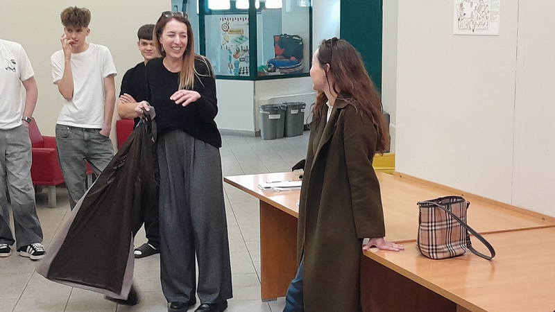 Emilia és Vittoria - a fogadó intézmény képviselői