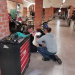 Gondos Balázs konzultál a mentorával