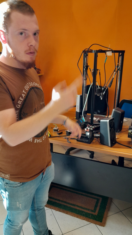 Klem Róbert Dominik a munkahelyén